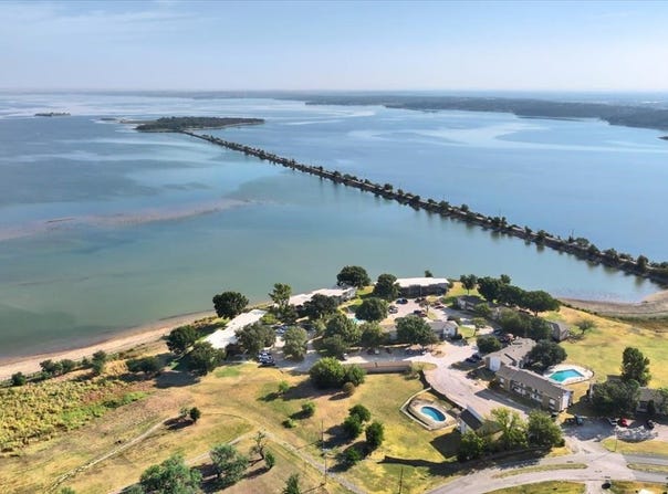 114 Harbor Drive, Runaway Bay, TX 76426