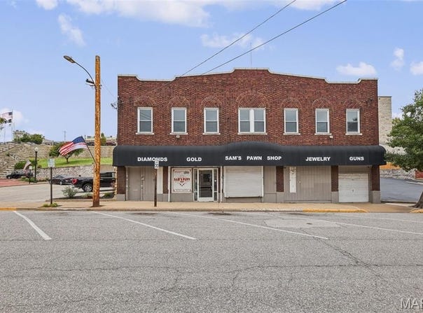 208 E Broadway, Alton, IL 62002