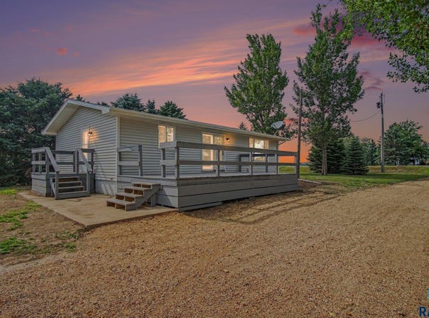 46535 280th St, Lennox, SD 57039