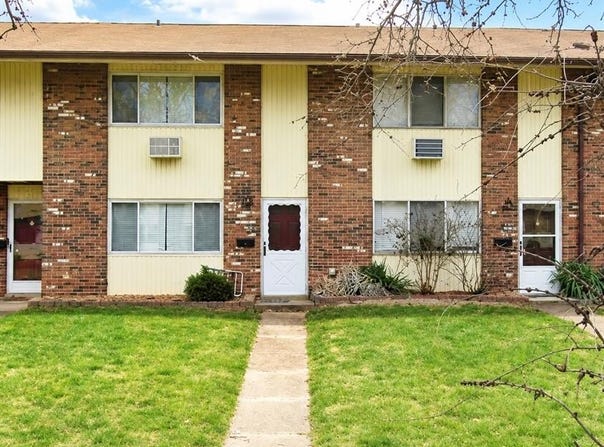 7634 Hazelcrest Drive, Hazelwood, MO 63042