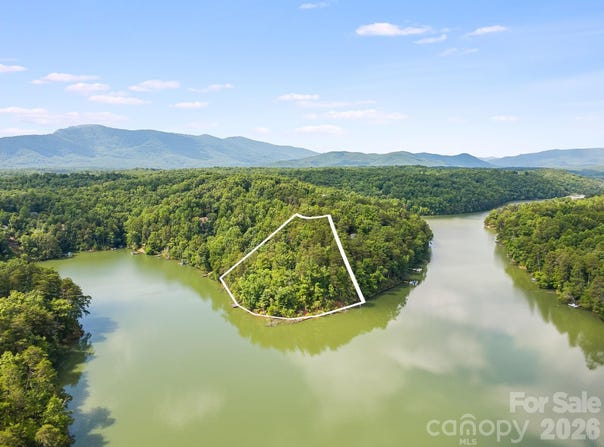 Canoe Drive, Mill Spring, NC 28756