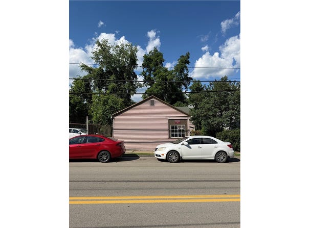 449 Main St, New Eagle, PA 15067