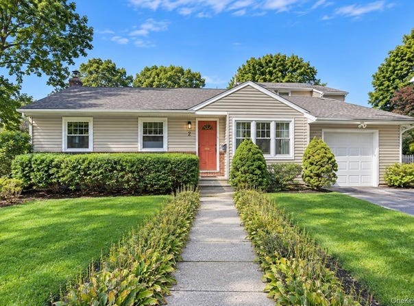 2 Milburn Lane, Huntington, NY 11743