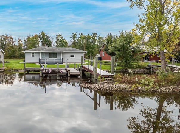 653 KRENZ Road, OMRO, WI 54963
