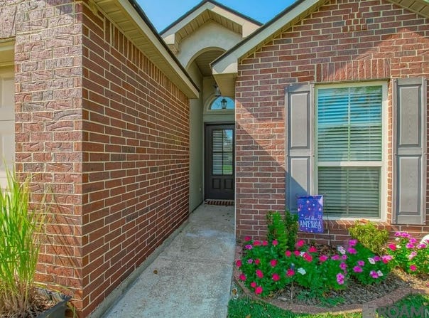 22775 Cabo Ln, Denham Springs, LA 70726