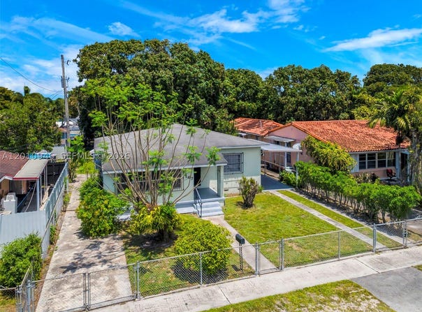 167 W 34th St, Hialeah, FL 33012