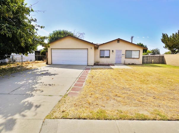 905 E Florinda Street E, Hanford, CA 93230