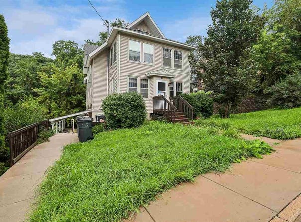 20 S Lucas St, IowaCity, IA 52240