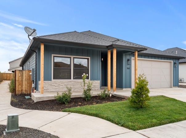 961 Arrowhead Trail, Eagle Point, OR 97524