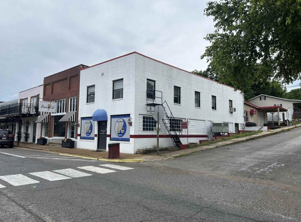 132 E Main Street, Hardy, AR 72542