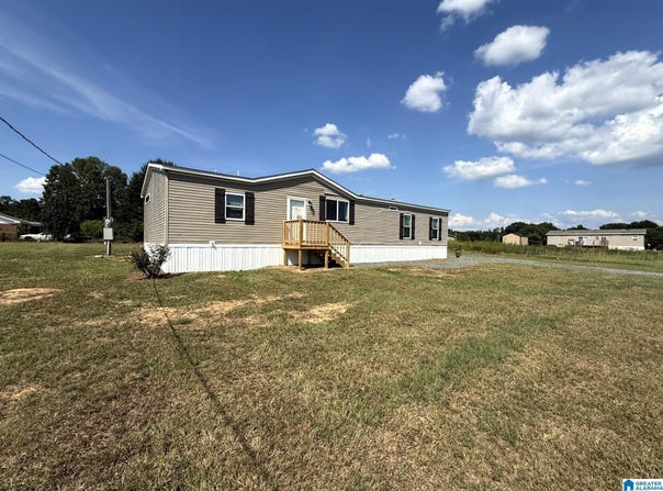 27 WILLOW CIRCLE, MOUNDVILLE, AL 35474