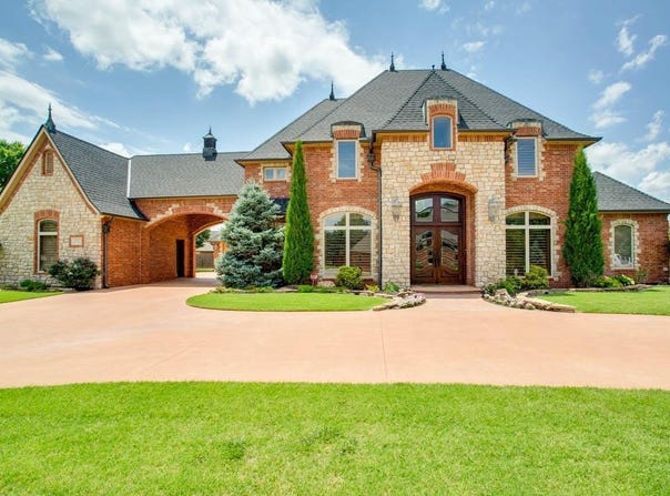 3112 Falcon Crest Dr, Enid, OK