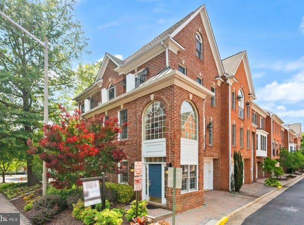 1334 LESSARD Lane, MCLEAN, VA 22101