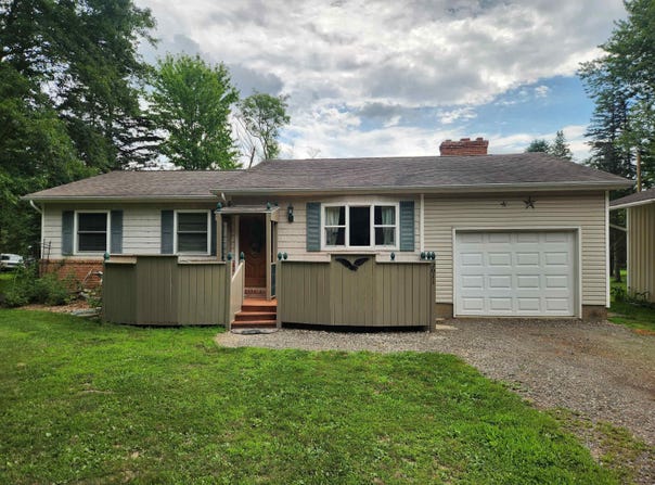 2011 Flanders Road, Charlotte, MI 48813