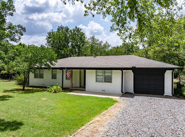 414 Flowing Wells Road, Pottsboro, TX 75076