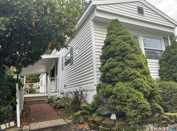 14 Hillpond Drive, Mansfield, CT 06268