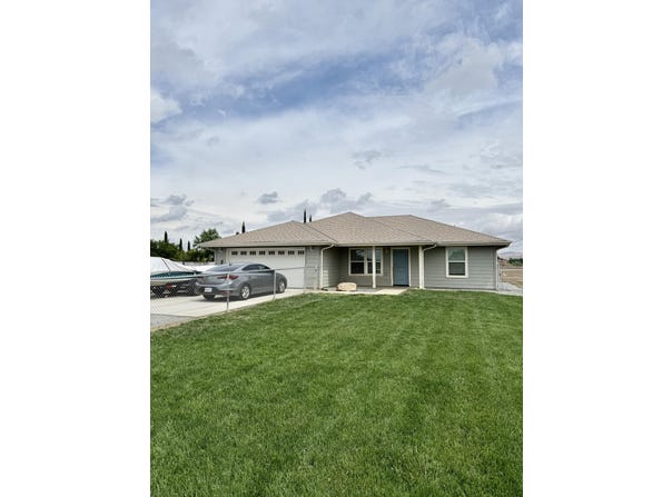 1310 N Belmont Road, Exeter, CA 93221