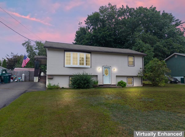 8 Debbie Avenue, Biddeford, ME 04005