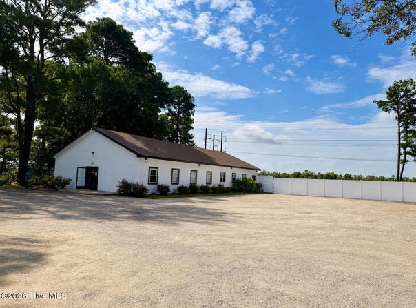 211 Shortcut Road, Barco, NC 27917