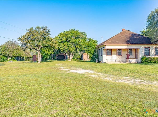 668 FM 443, Yoakum, TX 77995