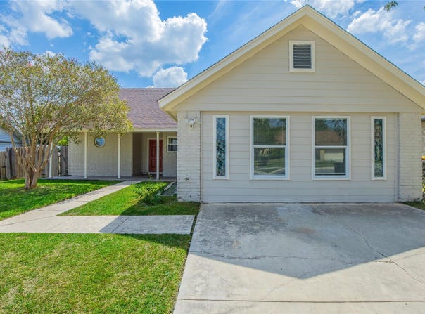 3430 Meadowhead Dr, Schertz, TX 78108