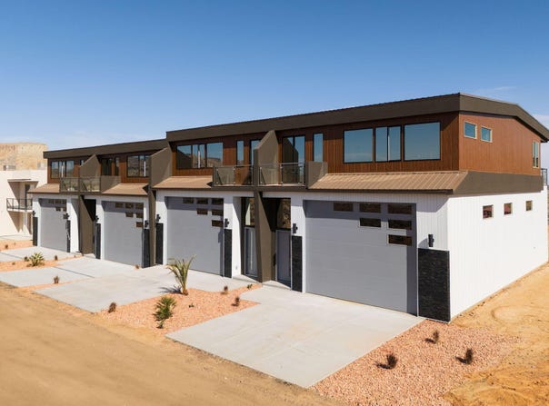 1330 E Lone Rock, Big Water, UT 84741