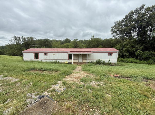 319 Byrnes St, Goodview, VA 24095