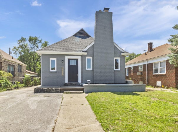 2107 W 8th Avenue, Gary, IN 46404