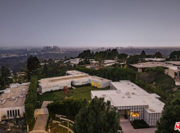 555 Vick Pl, Beverly Hills, CA 90210