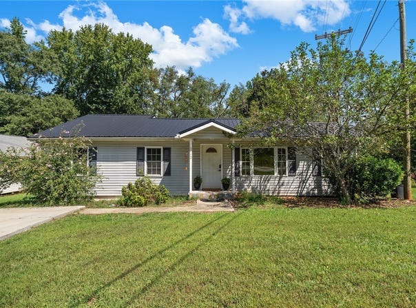 112 Newry Road, Seneca, SC 29672