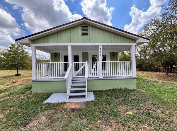 123 S Sixth AVE, Bonanza, AR 72916