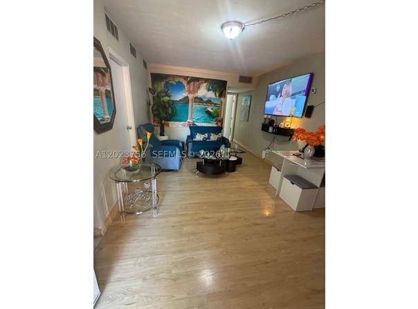 1245 W 24th St, Hialeah, FL 33010