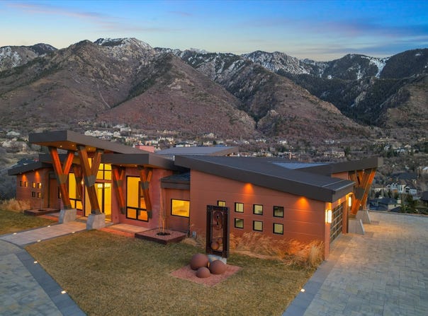 9 WINDSONG, Sandy, UT 84092