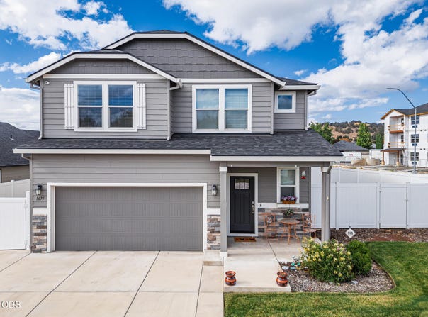 1675 Monarch Lane, Medford, OR 97504