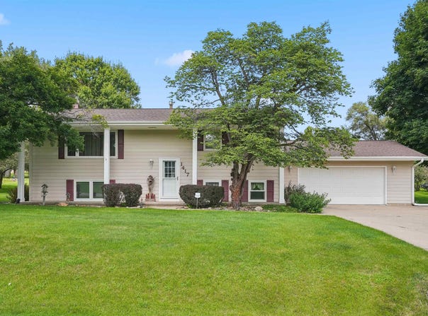1417 Angus Drive, Waterloo, IA 50701