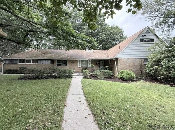 202 Crestview Drive, Johnstown, PA 15904