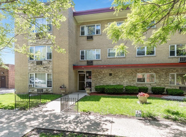 415 S Maple Avenue, Oak Park, IL 60302