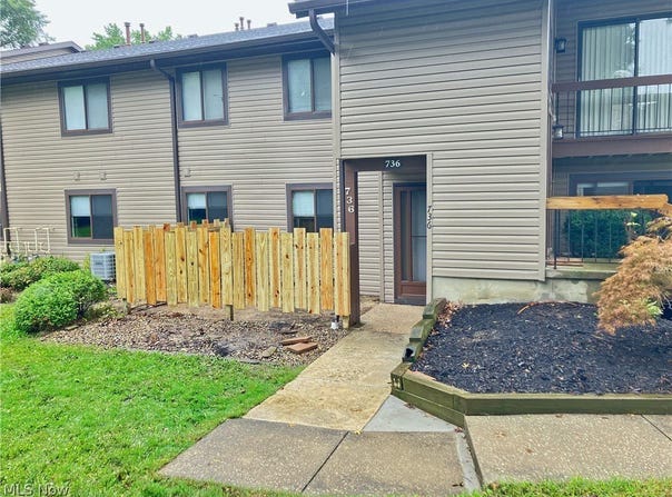 736 Kirkwall Drive, Copley, OH 44321