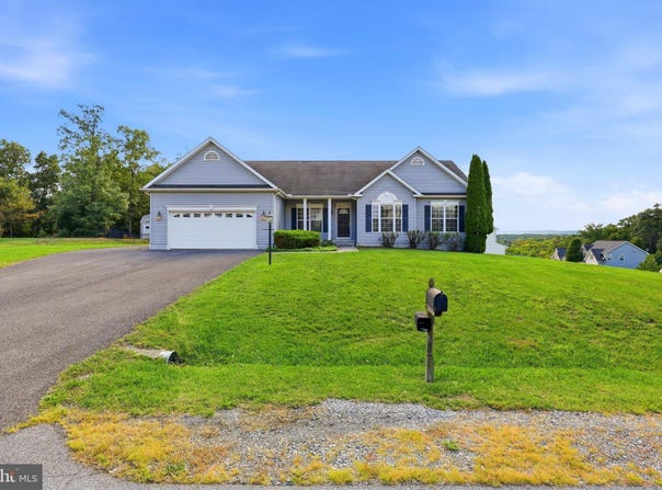 22 PATAPSCO Circle, FALLING WATERS, WV 25419