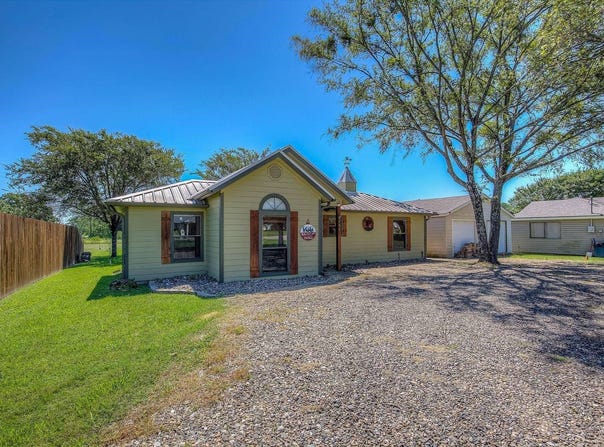 166 County Road 1559, Alba, TX 75410