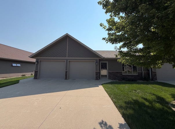 319 24th Avenue, Sheldon, IA 51201-0000