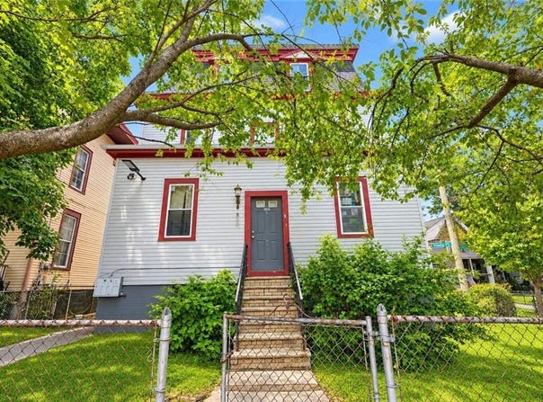 3 Trinity Place, Staten Island, NY 10310