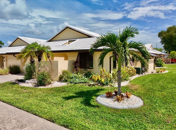 44 SANDSTONE Circle, VENICE, FL 34293