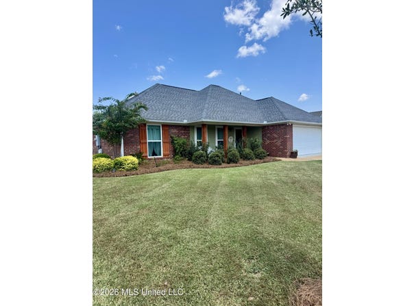 109 Evergreen Way, Flowood, MS 39232