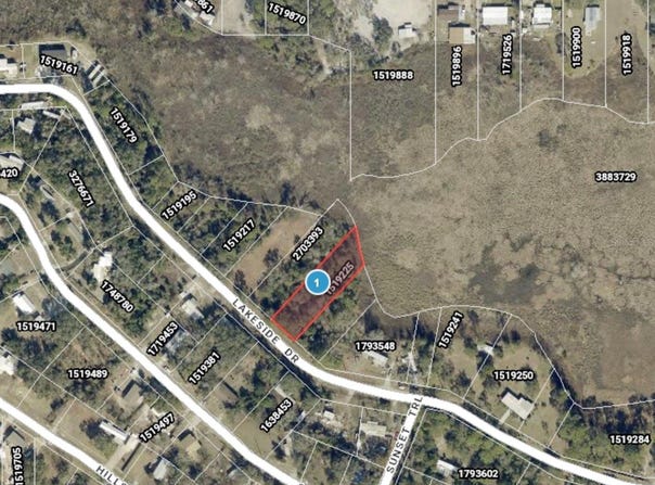 LAKESIDE Drive, DELAND, FL 32720