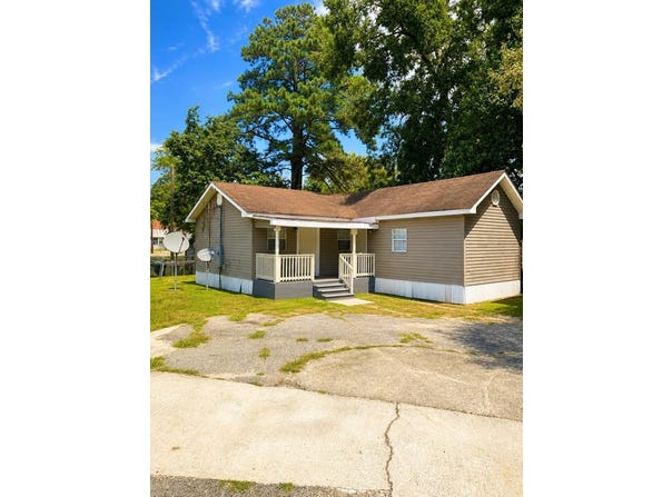 316B E Railroad Street, Pelham, GA 31779