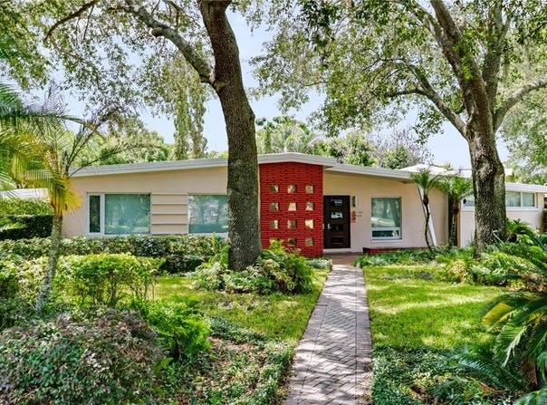 600 MAYFAIR Circle, ORLANDO, FL 32803