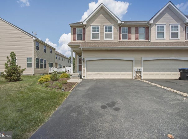 237 MULLEN Drive, AVONDALE, PA 19311