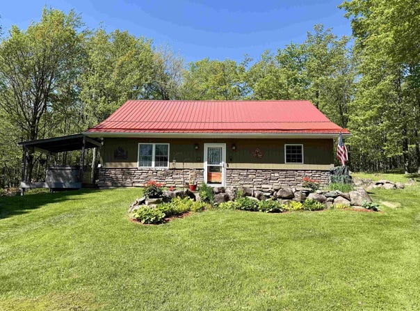 30 Parkview Rd, St. Regis Falls, NY 12980
