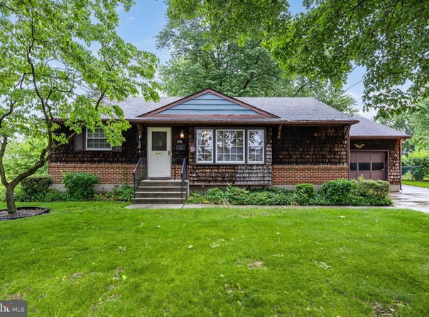 606 HAMILTON Drive, CINNAMINSON, NJ 08077